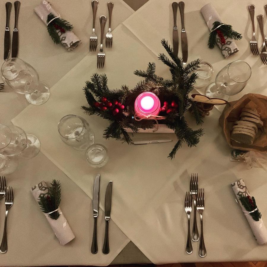Hotel Alla Rocca Варена Екстериор снимка